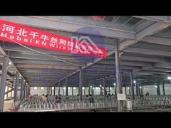 Wyświetlacz w warsztatach z siecią bariery zbiornika