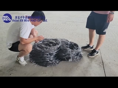 Włókno z niską widocznością przeszkoda czołg obrony pola bitwy przechodzący przez żelazną siatkę drutu