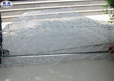 Ocynkowana, ocynkowana ściana gabionowa o grubości 2 mm, sześciokątna siatka druciana