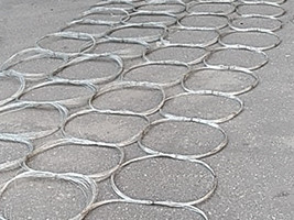 /Skryty ogrodzenie obrony /Tank ślady /Rana sieć zabezpieczeń /Graniczna siatka /Putanka Rosja