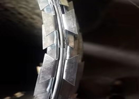 Doskonała bariera zabezpieczająca z drutu kolczastego Concertina Razor