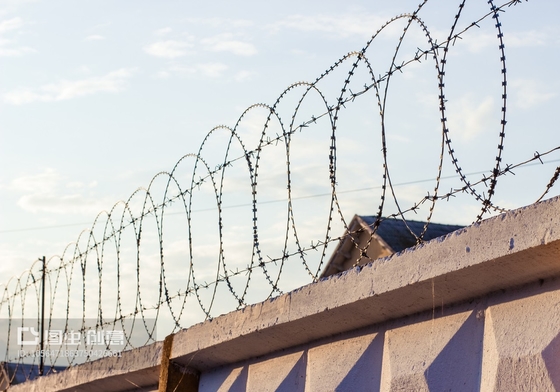 Gorąco zanurzone Bto-22 Galwanizowane Concertina Razor Wire Fencing Bto30