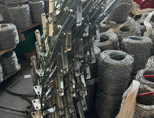Gorąco zanurzony galwanizowany drut kolczasty bezpieczeństwa Drut o dużej średnicy do zabezpieczenia granic