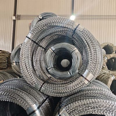 Hot Dipped Galvanized BTO-22 Security Fencing Razor Reinforced Barbed Wire For Fence
