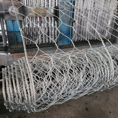 Trzymaj Sea Bank Gabion Basket z gorąco zanurzonym galwanizowanym drutem dla odporności na korozję