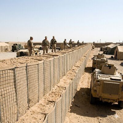 Klatka przeciwwybuchowa z piaskiem obronnym Bezpieczeństwo cenowe Bariera Eco Bastion Spawana skrzynia gabionowa Klatka przeciwwybuchowa