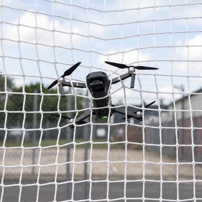 Biała siatka przeciw dronom – bezwęzłowa siatka poliestrowa o grubości 3 mm (5 x 5 cm) do ochrony i bezpieczeństwa dronów